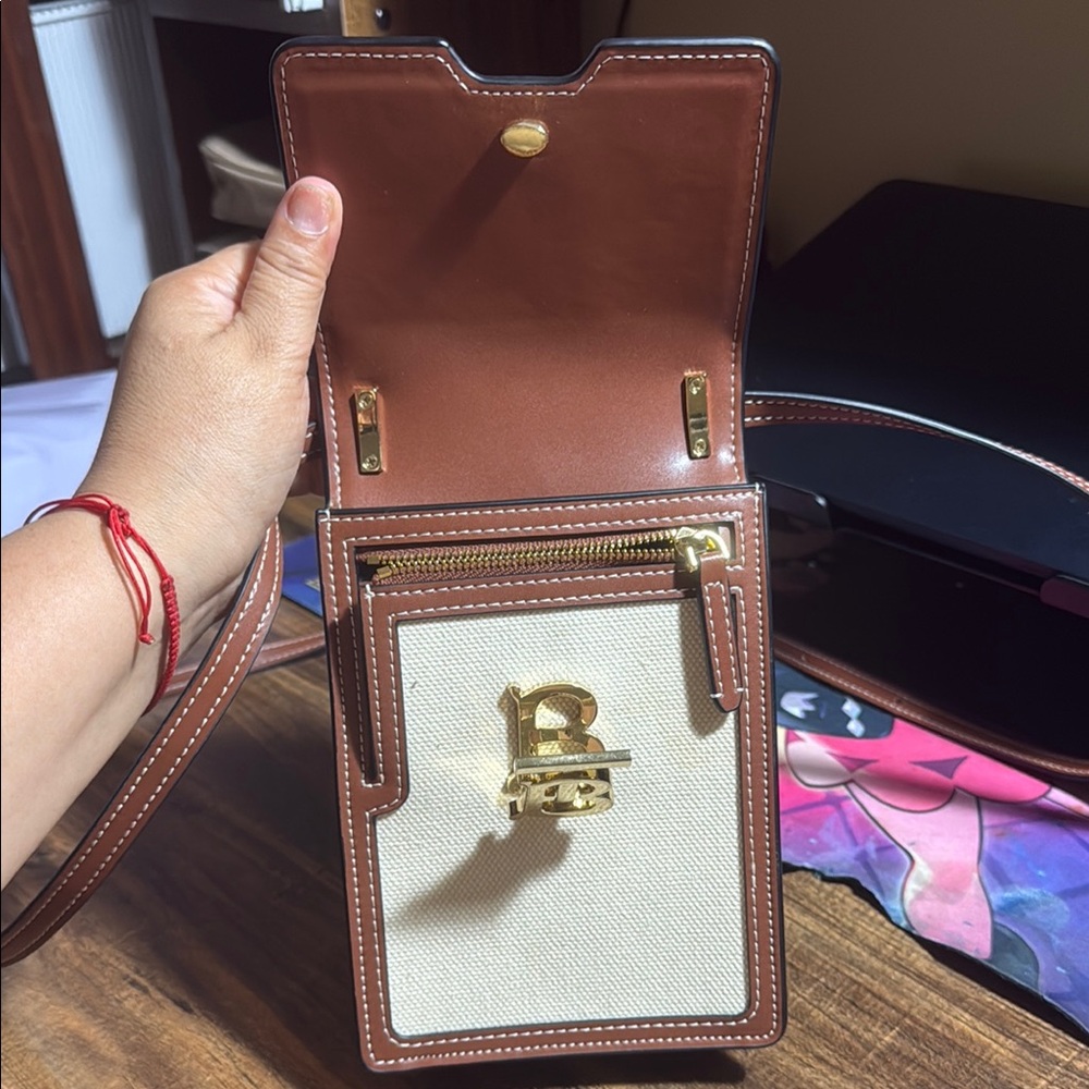 Burberry Tan and Cream Crossbody Bag with Flap Closure - Picture 3 of 9